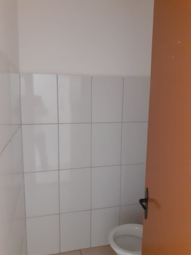 Casa comercial, com 04 sala, n